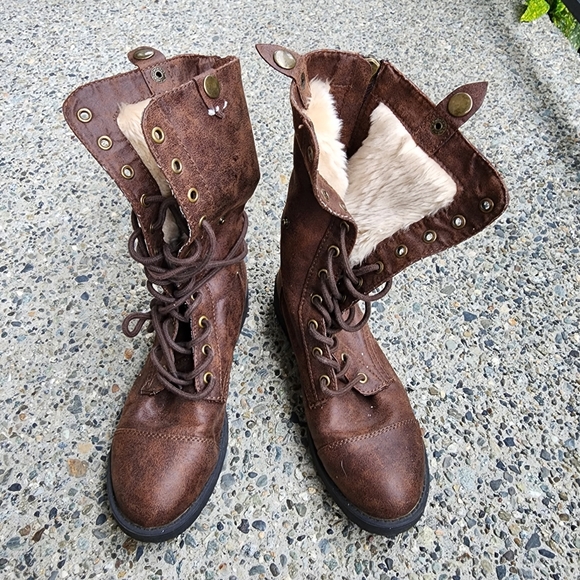 Lace up boots - Picture 2 of 6